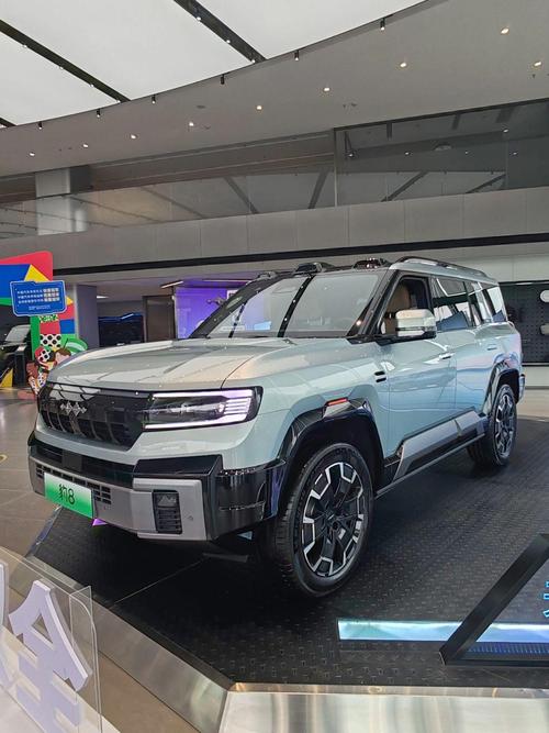 惠州300比亚迪方程豹硬派越野的爆款，英菲尼迪35周年与你共成长